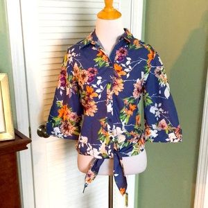 Chico’s Blue Floral Button-down NWT 0(4/6)